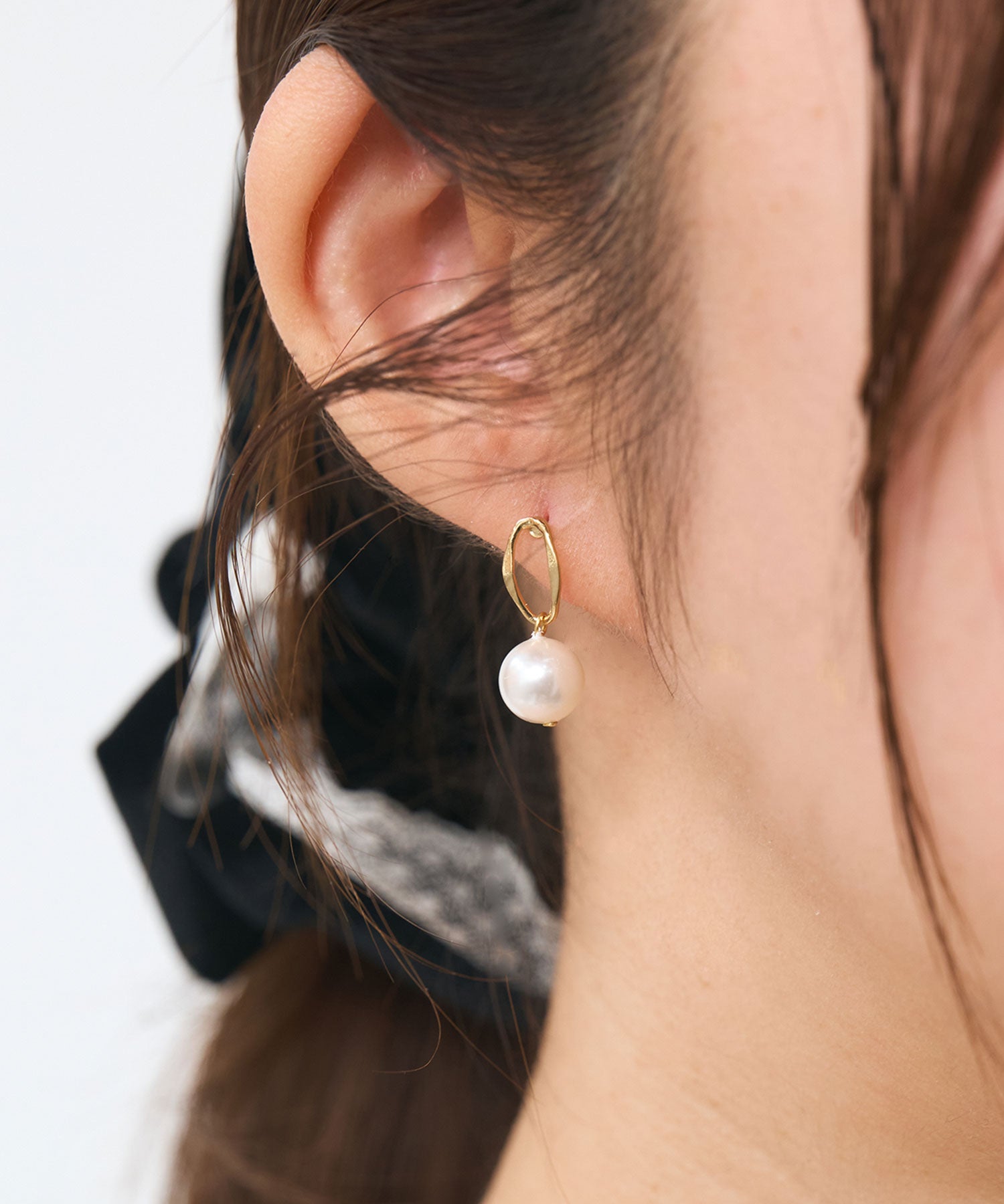 オーバルメタルラインパールピュアチタンポストピアス【ISS】