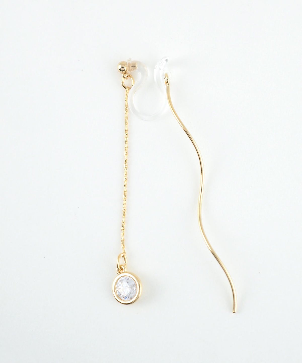 スウェイサークルウェーブ樹脂ノンホールイヤリング【ISS】