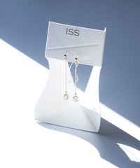 スウェイサークルウェーブ樹脂ノンホールイヤリング【ISS】