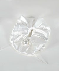 パール×スリムリボンビッグシュシュ【Grace】