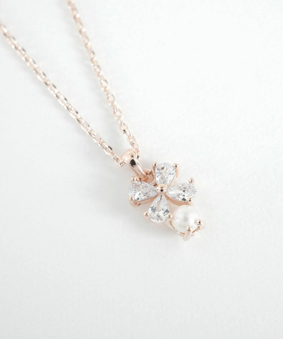 キュービッククローバーパールネックレス