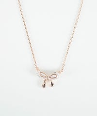 キュービックメタリックリボンネックレス