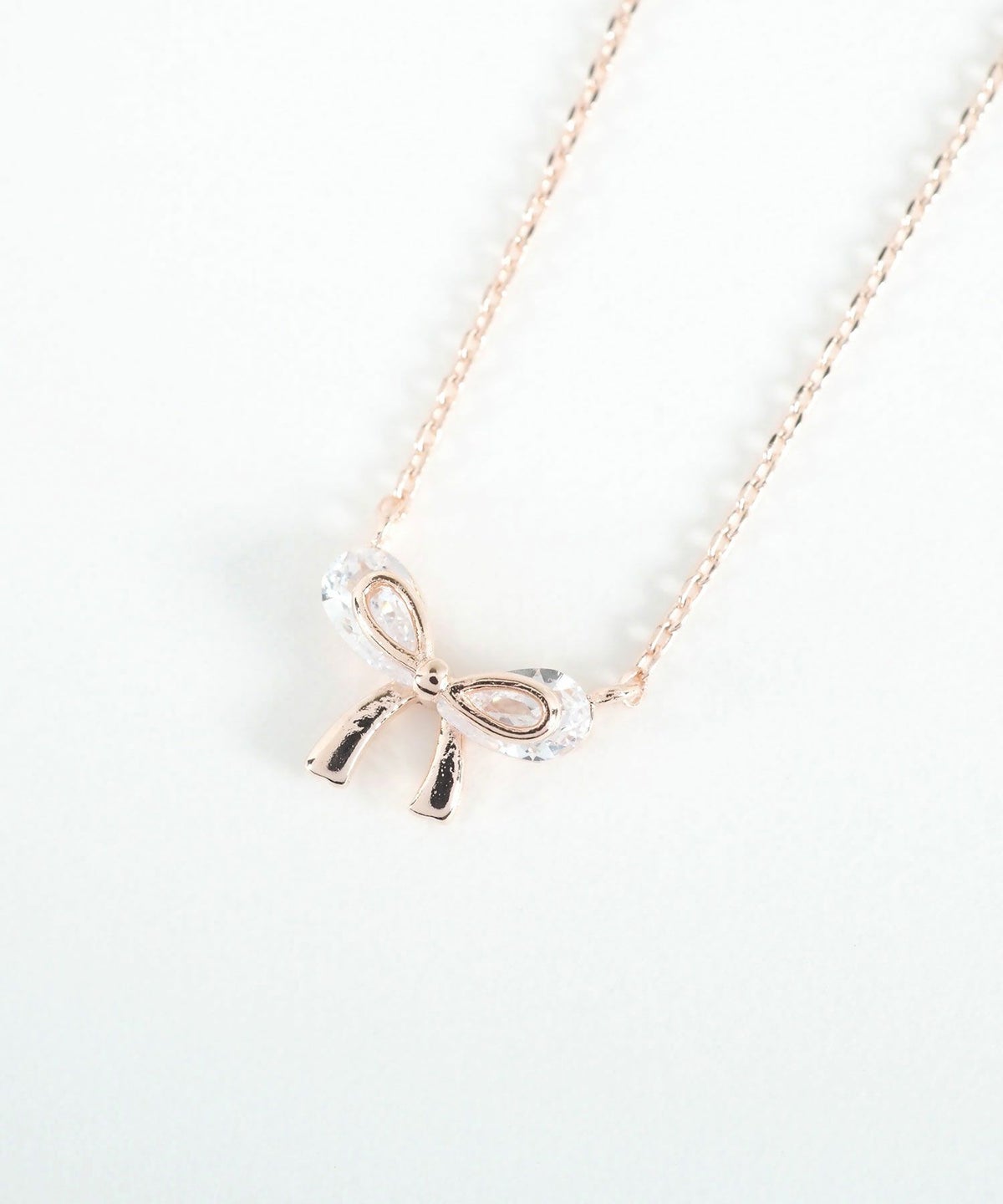 キュービックメタリックリボンネックレス