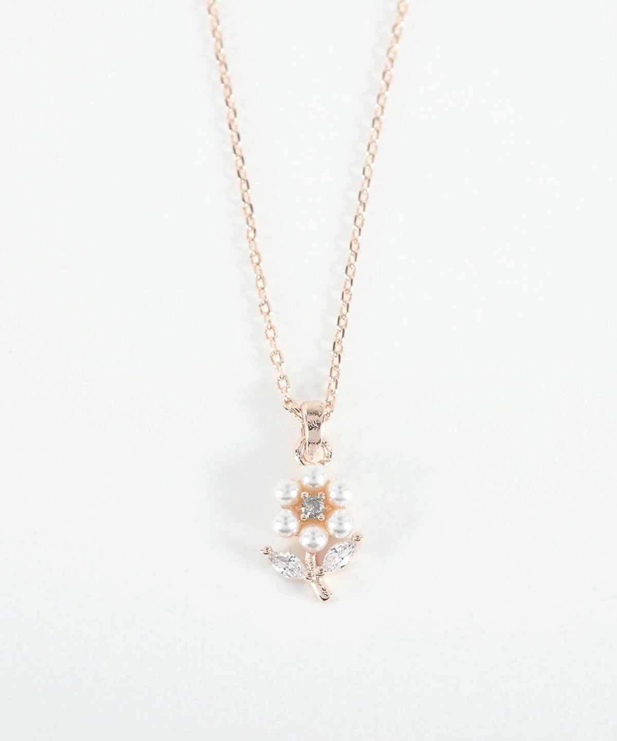 パールフルールネックレス