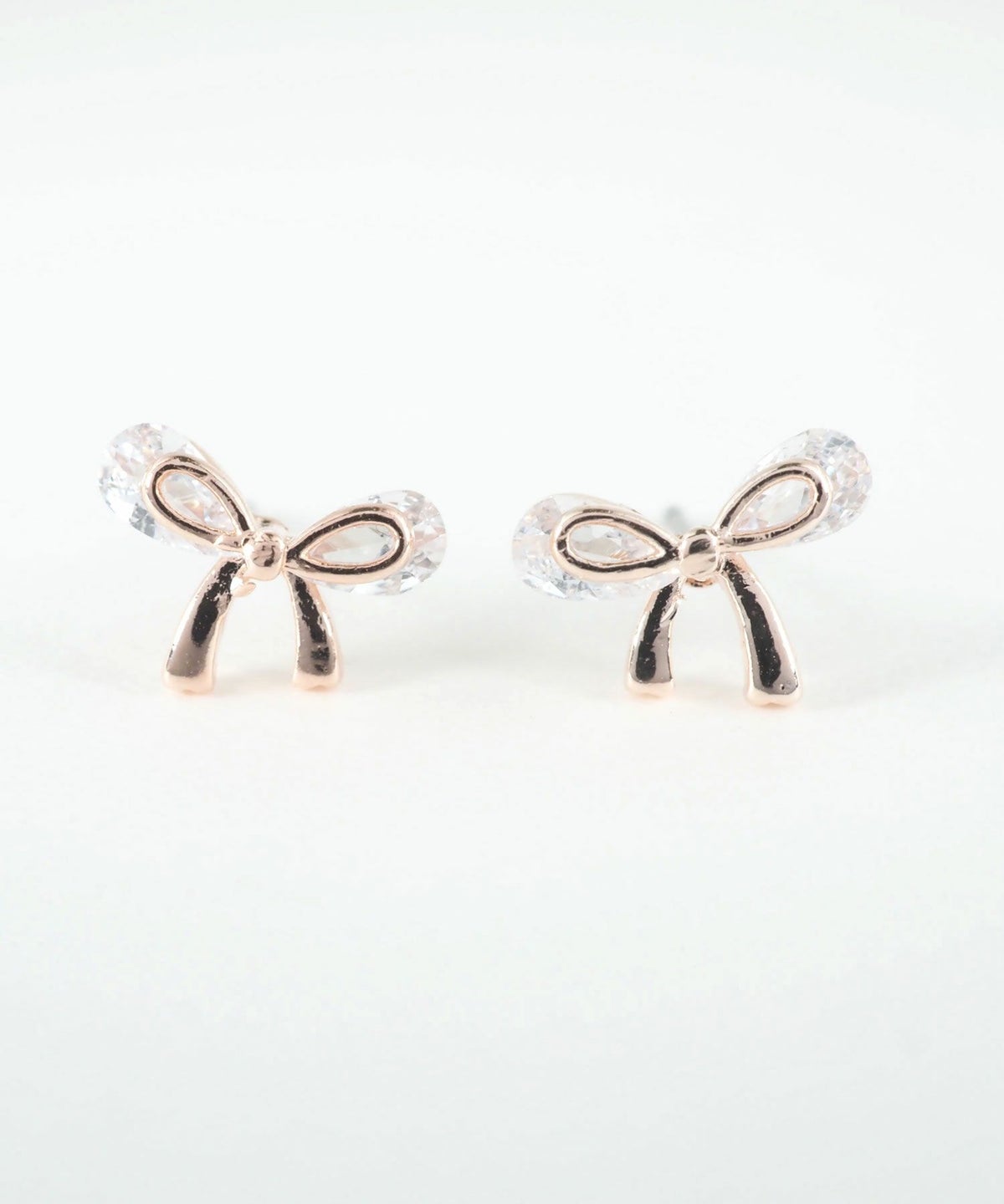 キュービックメタリックリボンチタンポストピアス