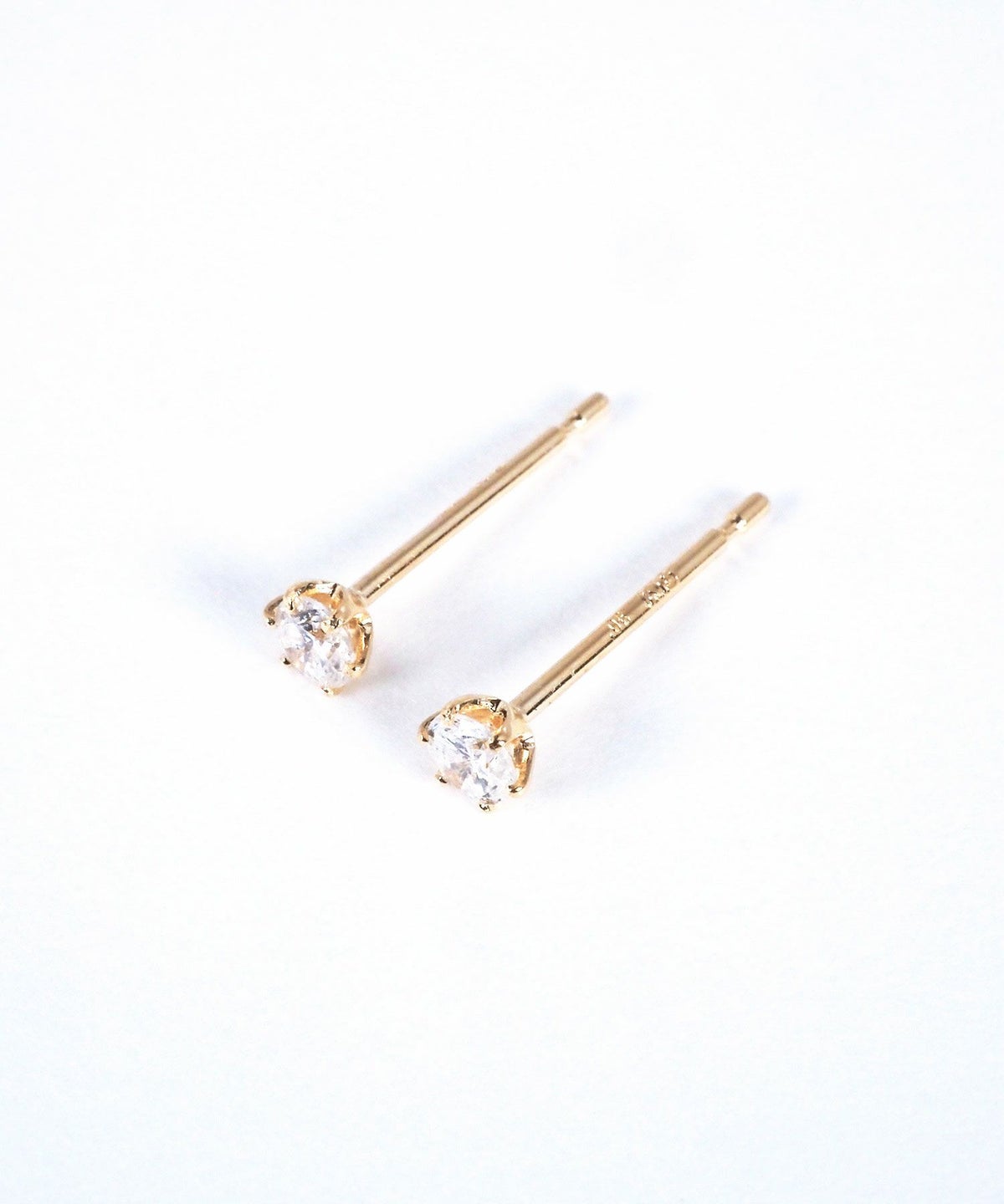 【web限定】[K18]ソリティアダイヤモンドピアス