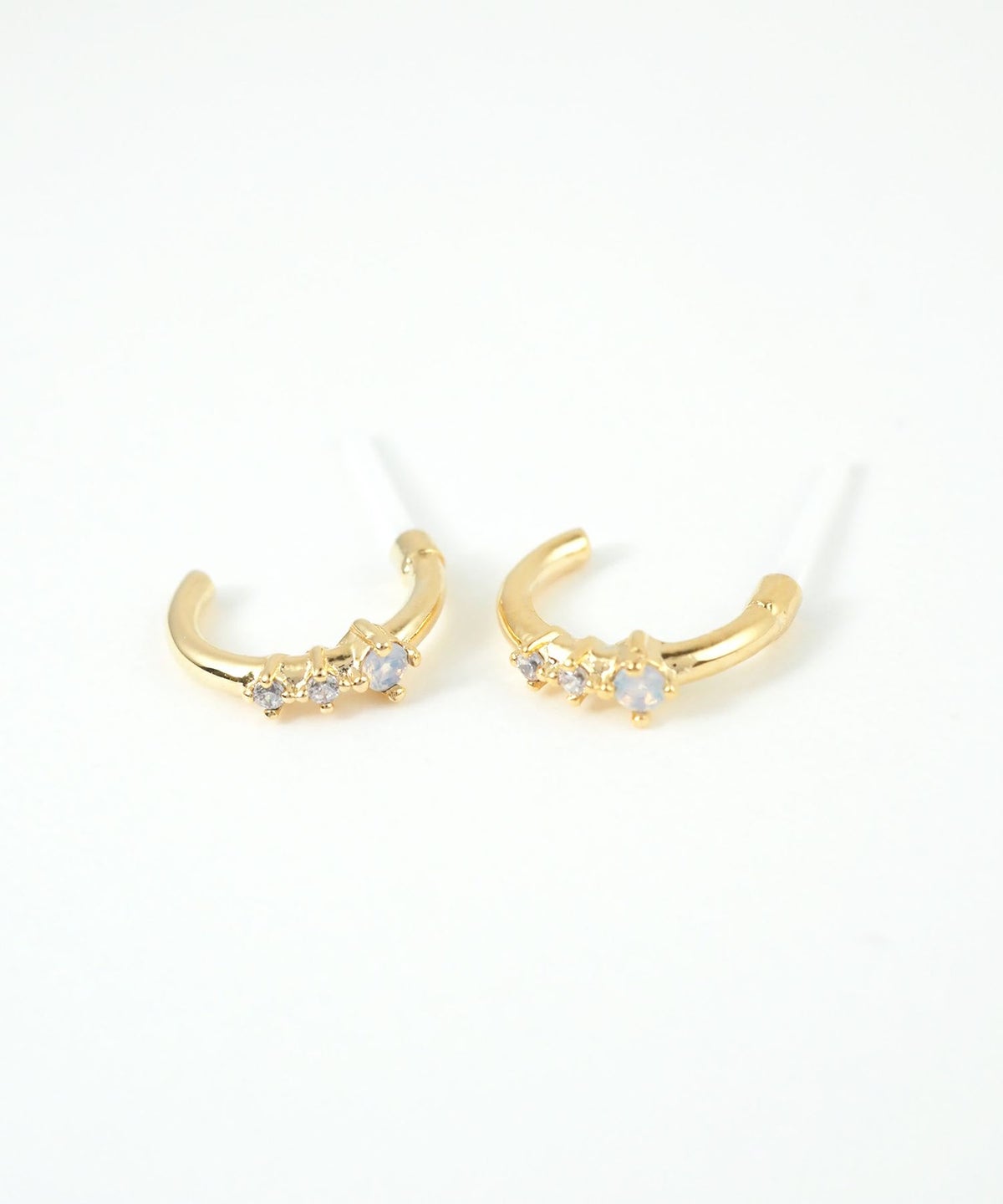 ホワイトストーンフープセラミックポストピアス