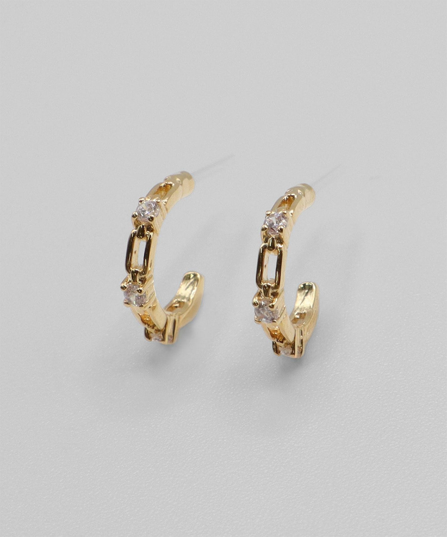 トリプルストーンフープセラミックポストピアス