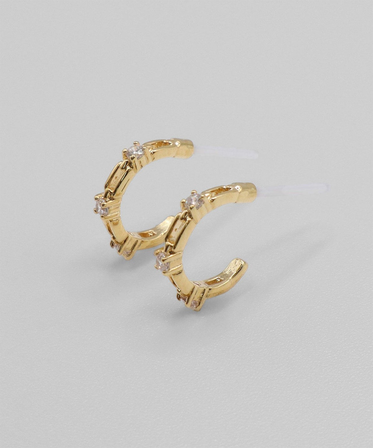 トリプルストーンフープセラミックポストピアス