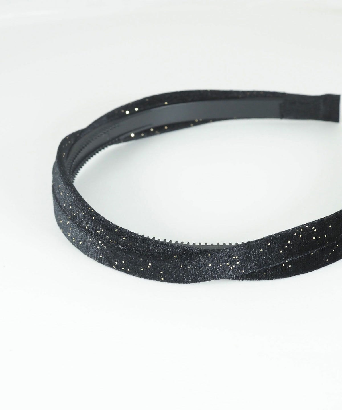 ツイストラメベロアカチューシャ