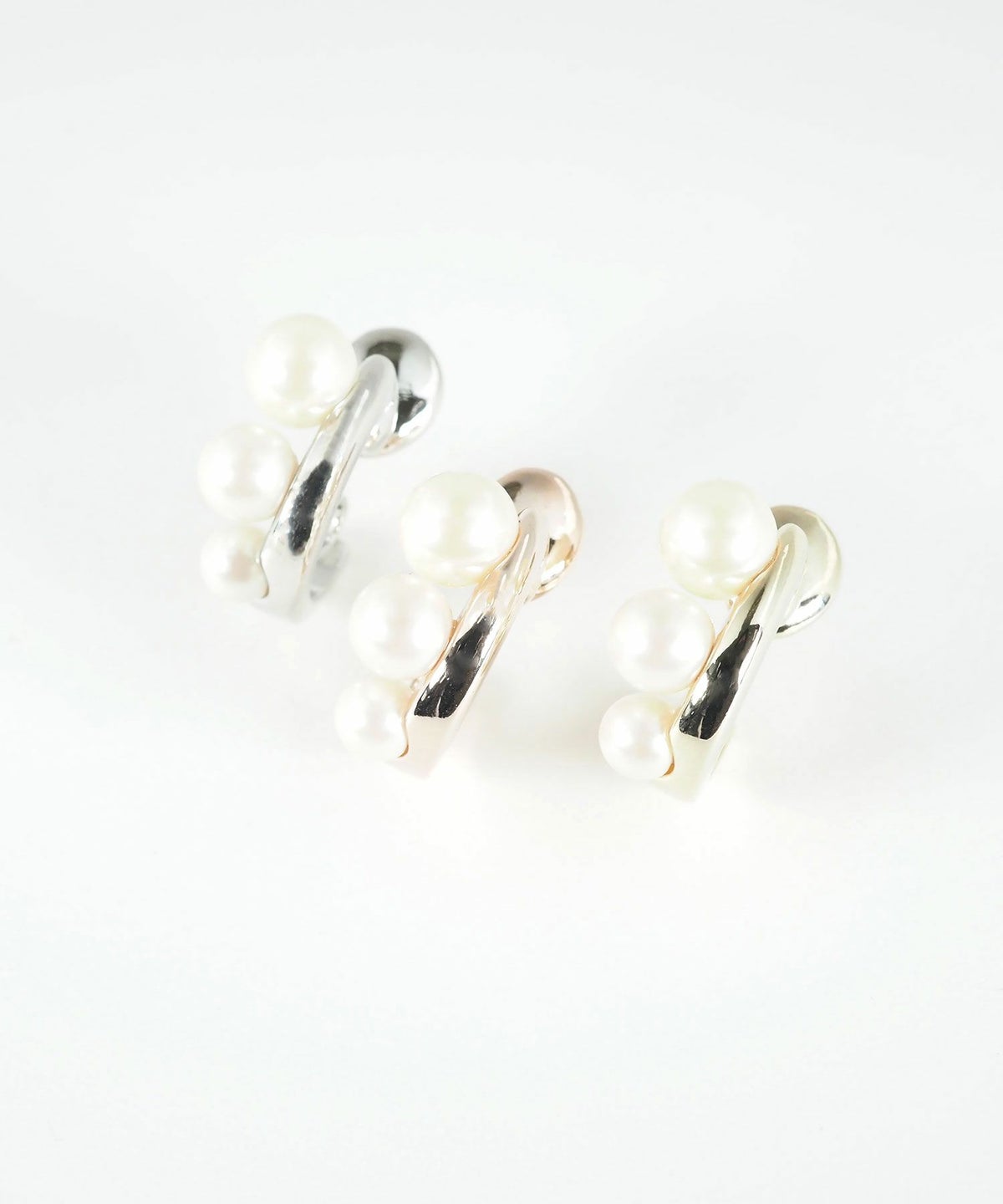 メタリックパールグランループフィットイヤリング