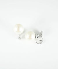 樹脂パールグランループフィットイヤリング