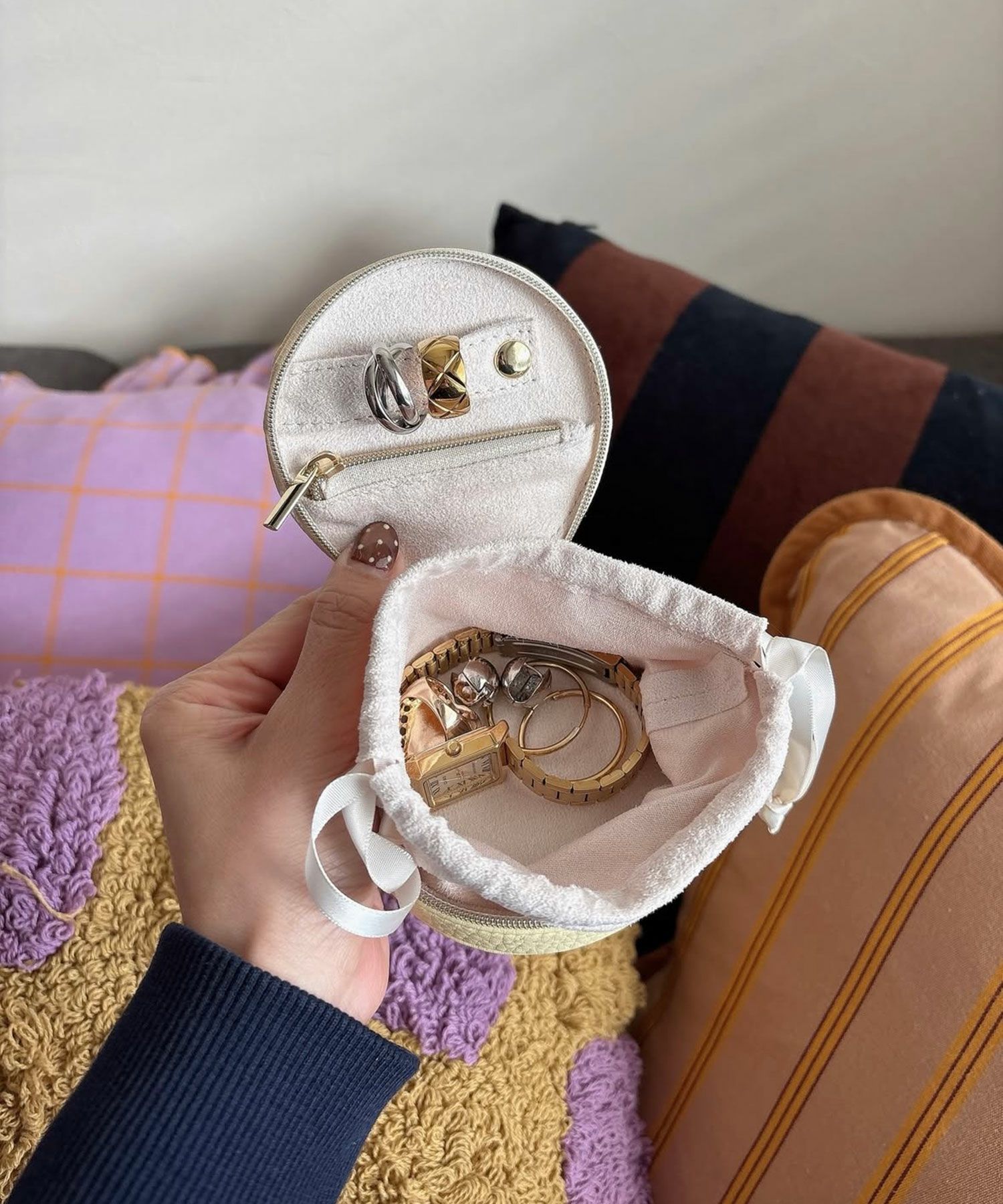 MUKアクセサリーポーチラウンド型フェイクレザータイプ