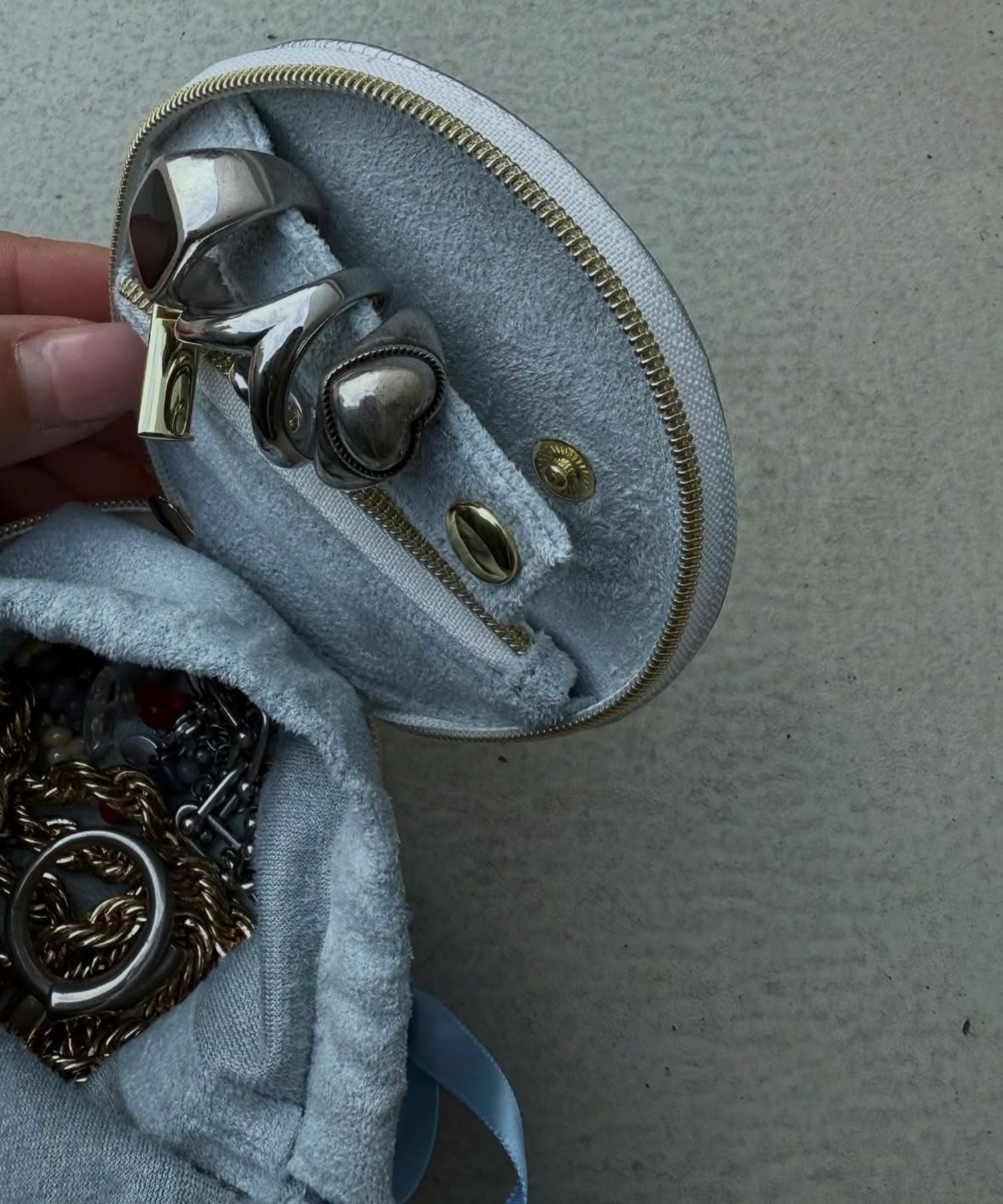 MUKアクセサリーポーチラウンド型フェイクレザータイプ