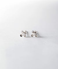 【web限定】[K10]WGプチフロラダイヤモンドピアス