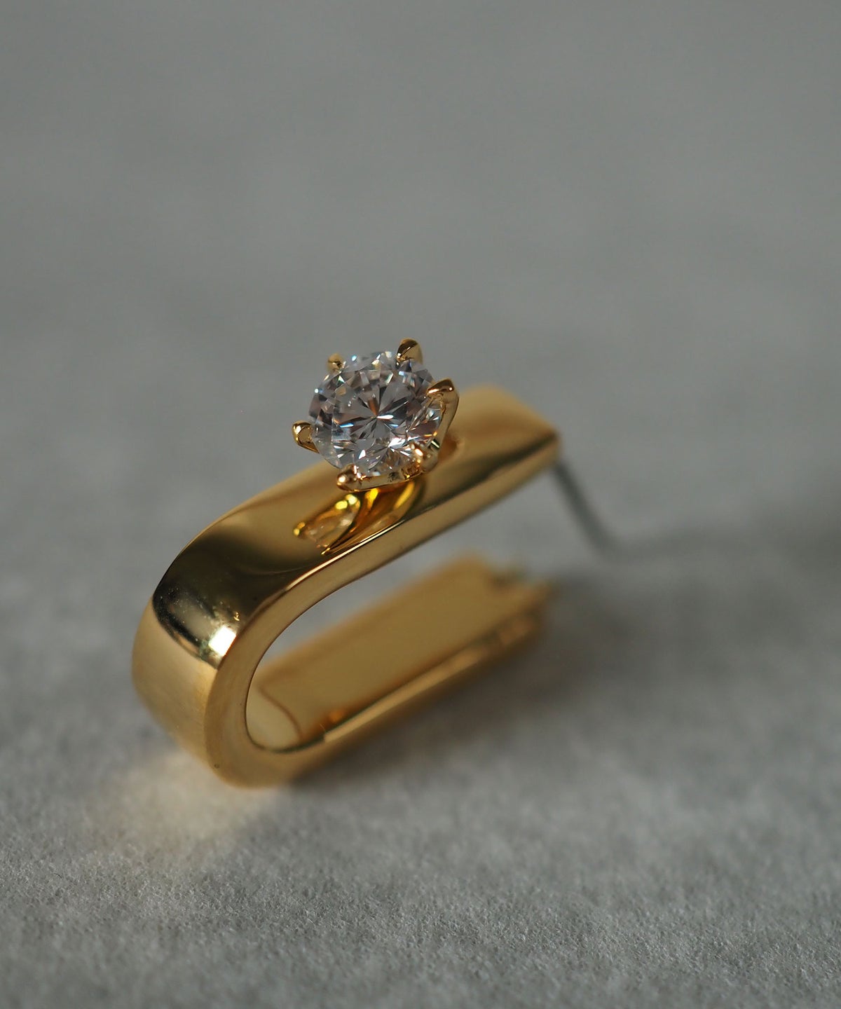 SleekフープMOVE×CZチタンポストピアス