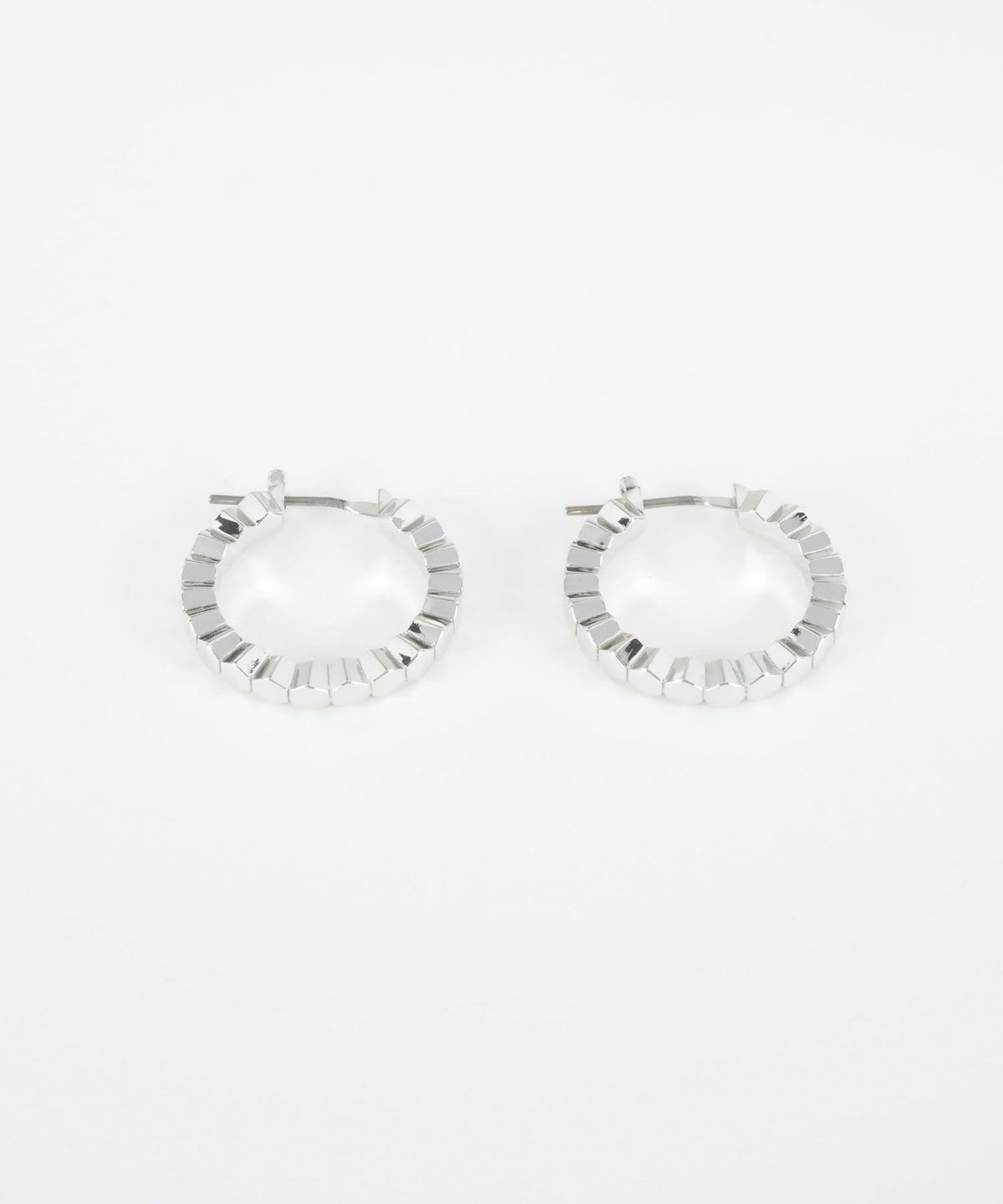 ヘキサゴンスリムフープピアス