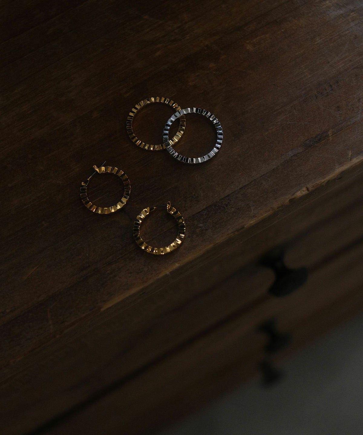 ヘキサゴンスリムフープピアス