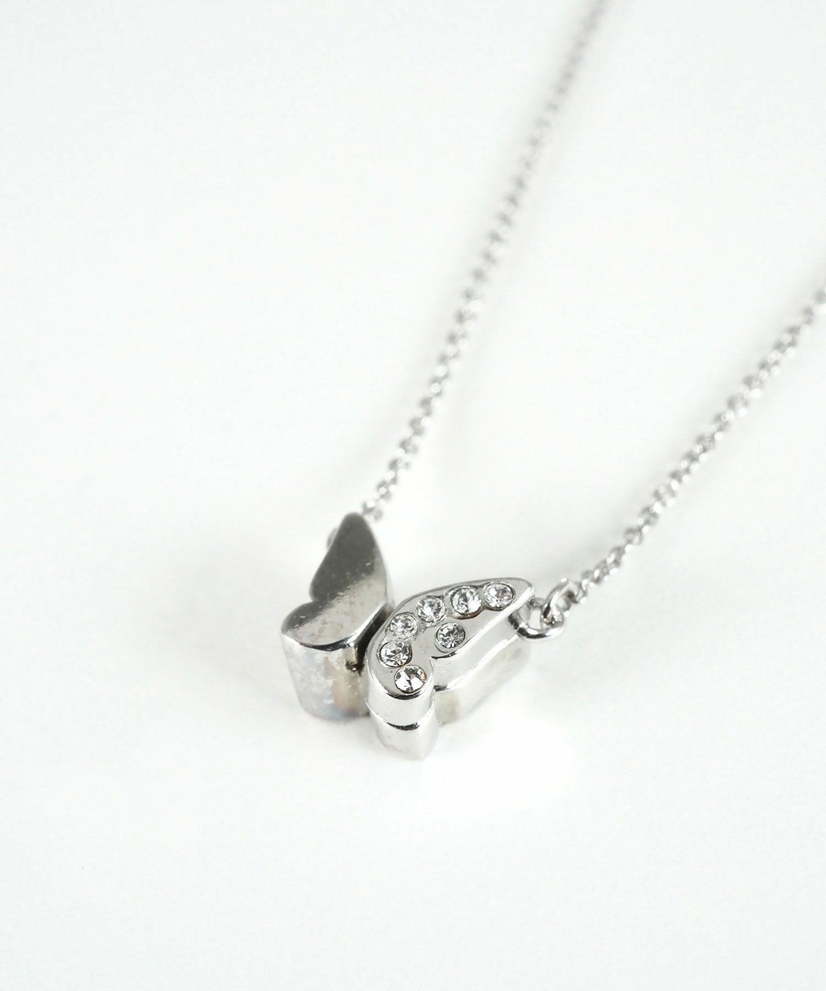 ビジューバタフライマグネットペンダント