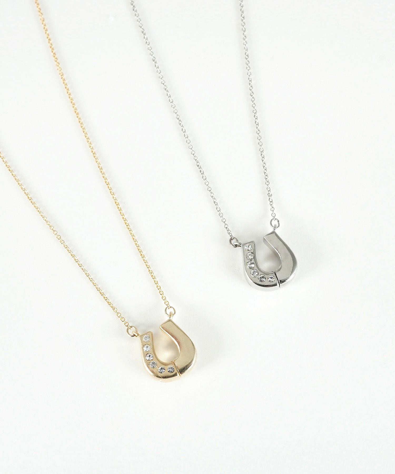 ビジューホースシューマグネットペンダント