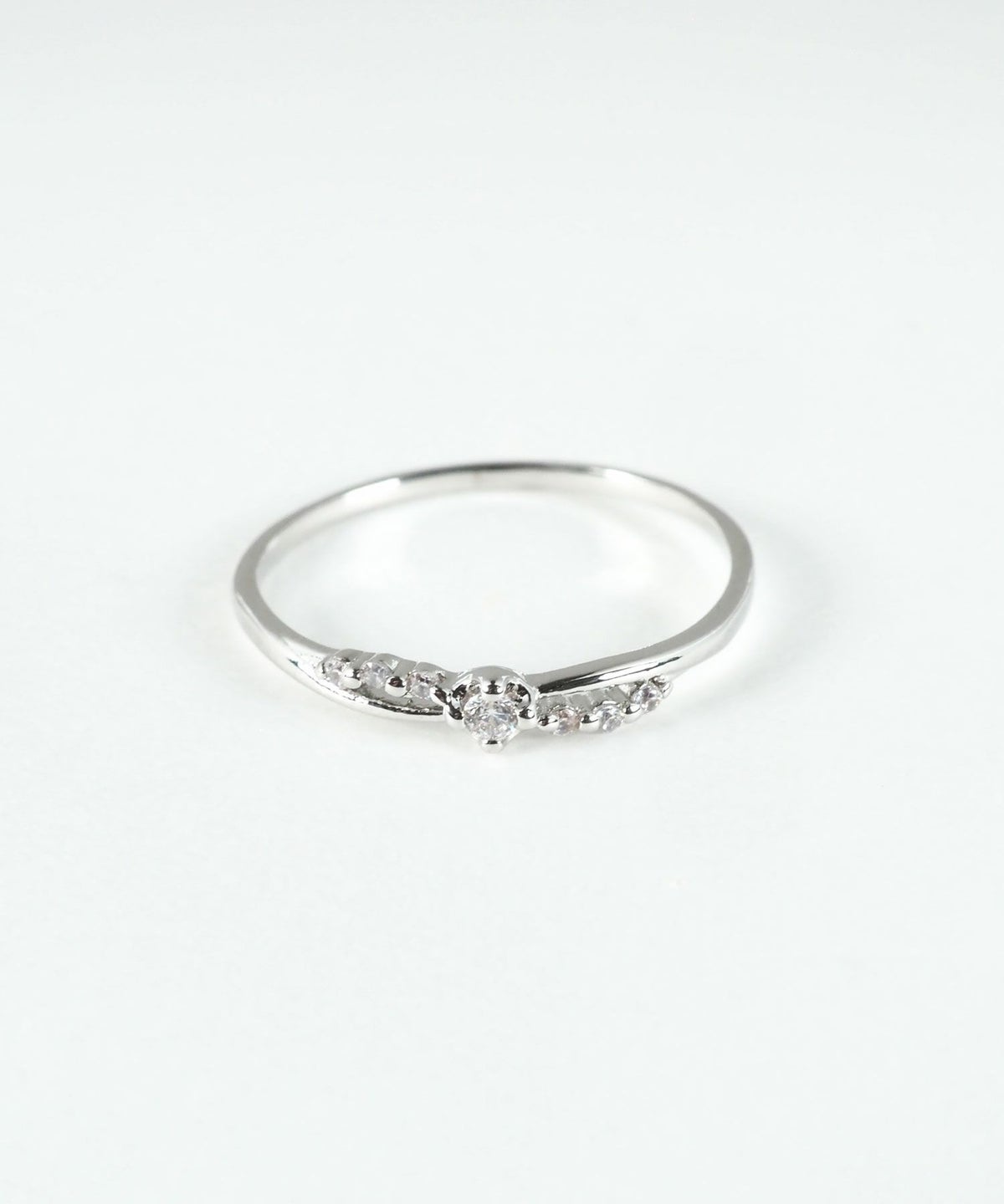 センターストーンクロスリング