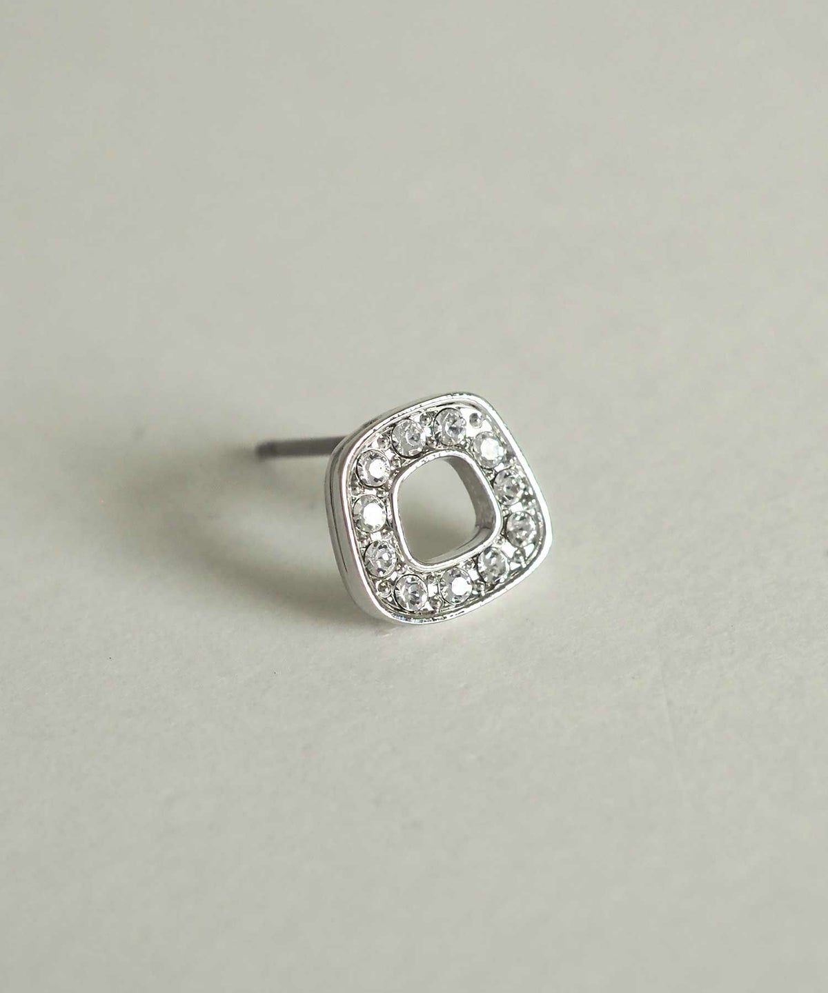 トラぺゾイドチタンポストピアス【MUK petite charme】