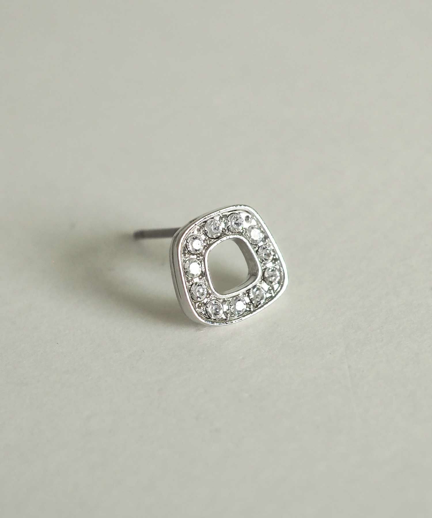 トラぺゾイドチタンポストピアス【MUK petite charme】