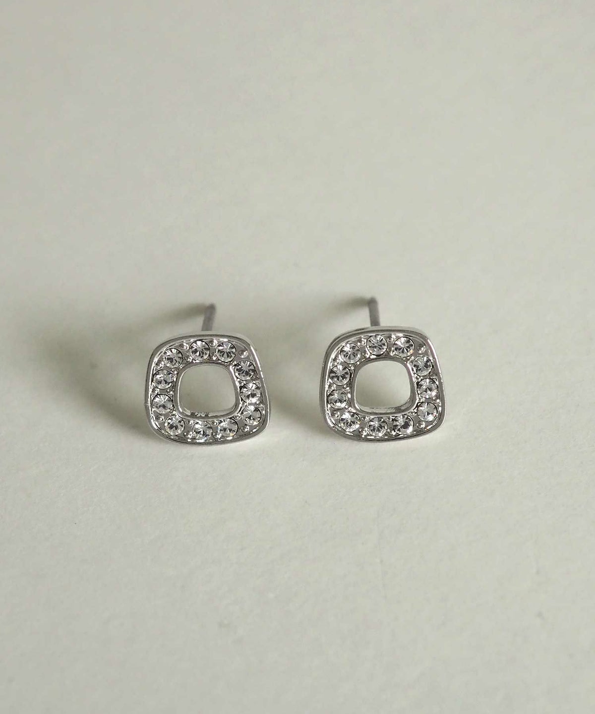 トラぺゾイドチタンポストピアス【MUK petite charme】