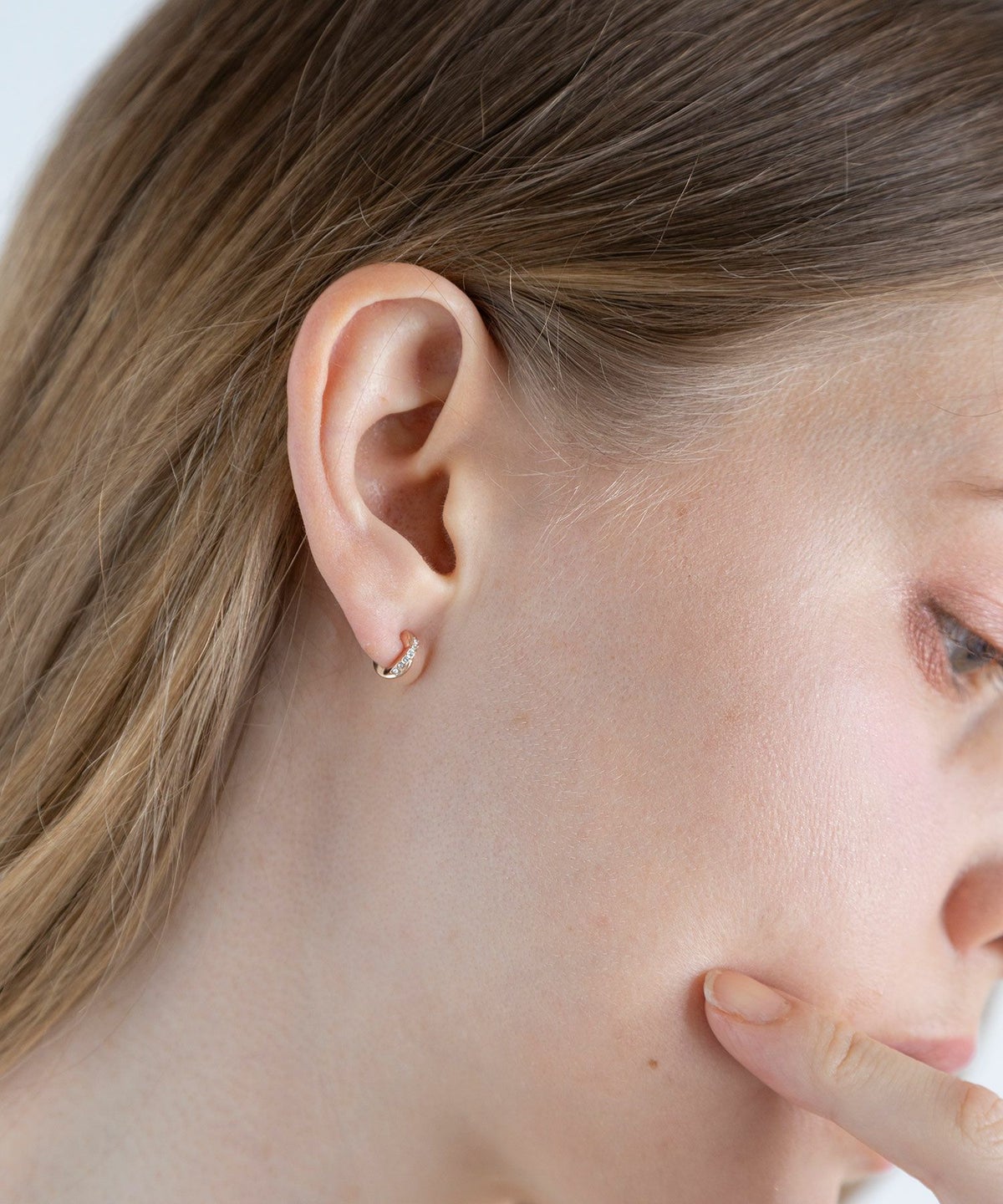 【web限定】ルミクロスパヴェフープタイニーループフィットイヤリング【Lumirise】