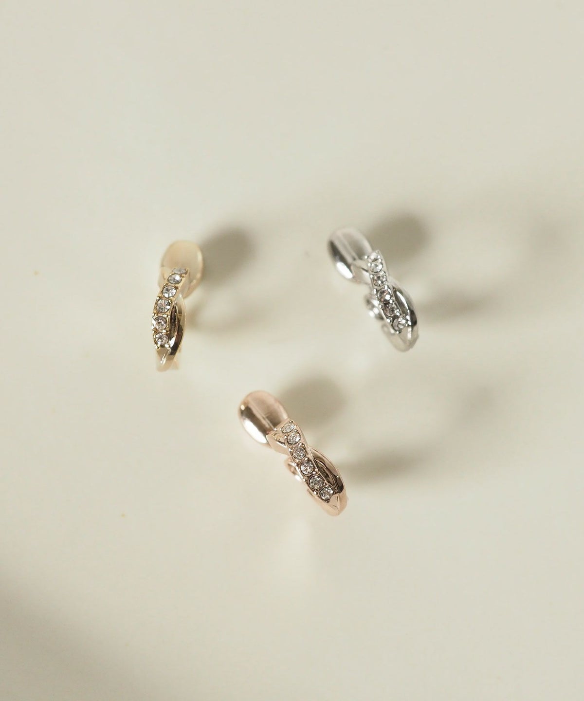 【web限定】ルミクロスパヴェフープタイニーループフィットイヤリング【Lumirise】