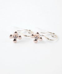 【web限定】ルミフラワークリスタルループフィットイヤリング【Lumirise】