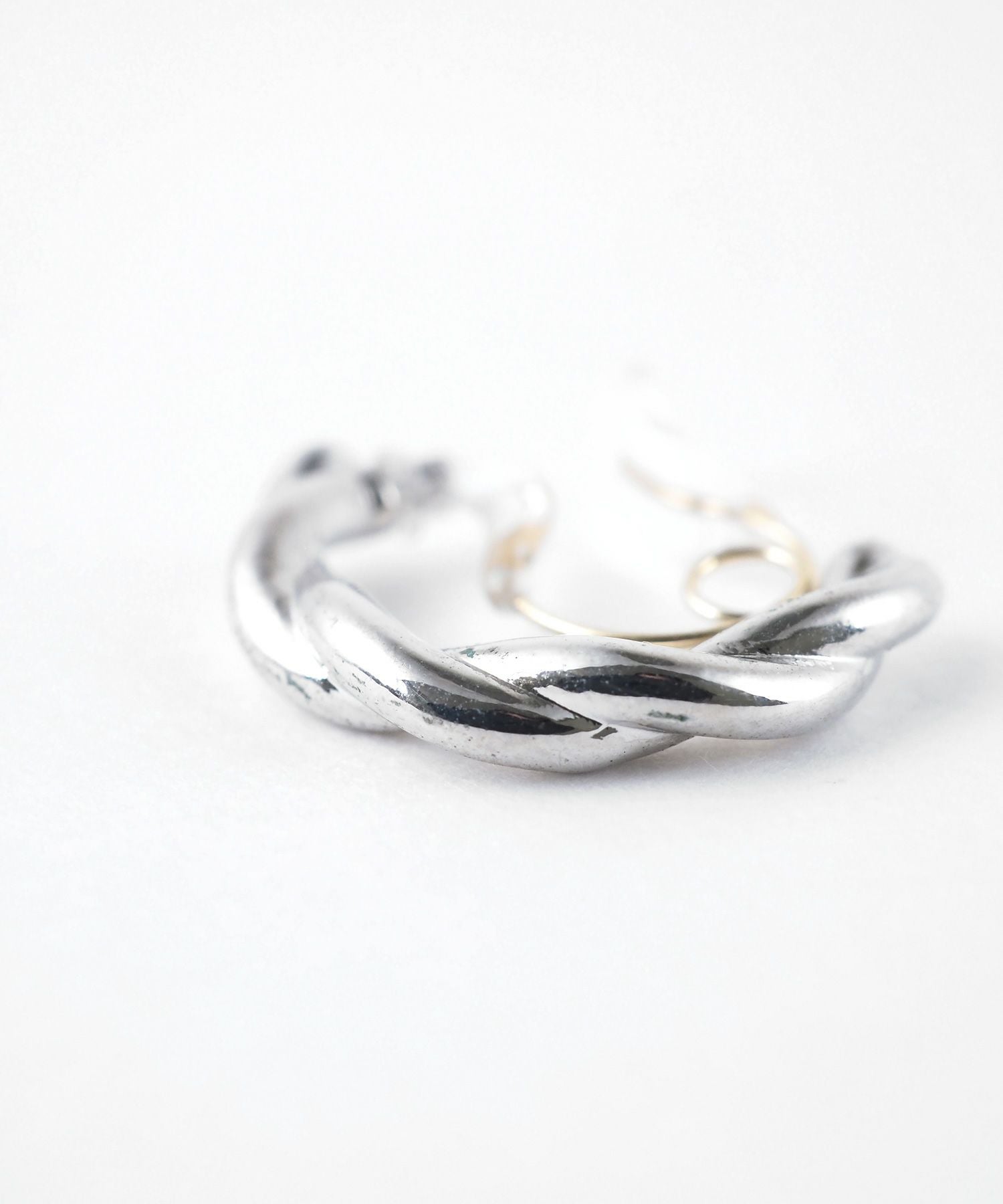 【web限定】ルミクロスフープクリスタルループフィットイヤリング【Lumirise】