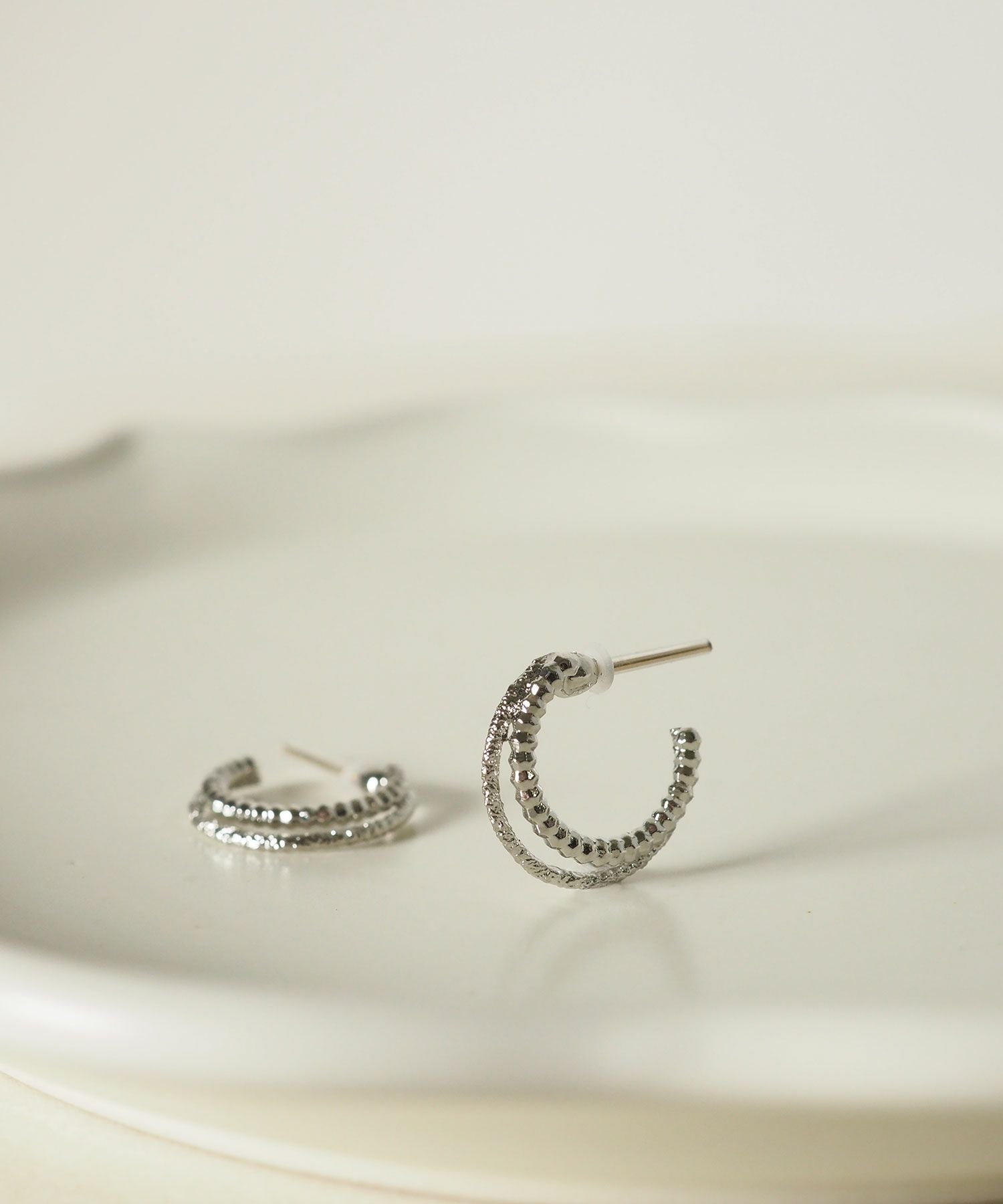 【web限定】ルミレイヤースパークフープ樹脂コーティングポストピアス【Lumirise】