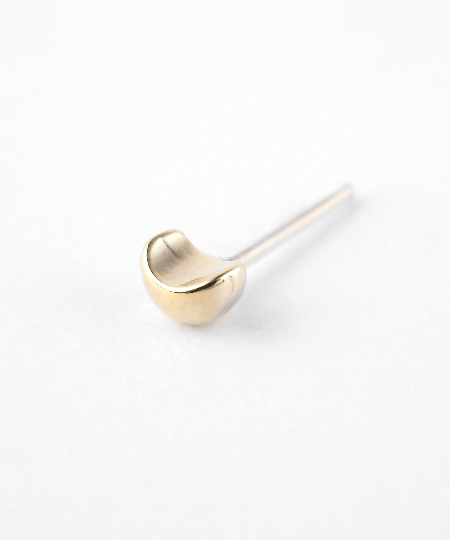 【web限定】ルミタイニームーン樹脂コーティングポストピアス【Lumirise】