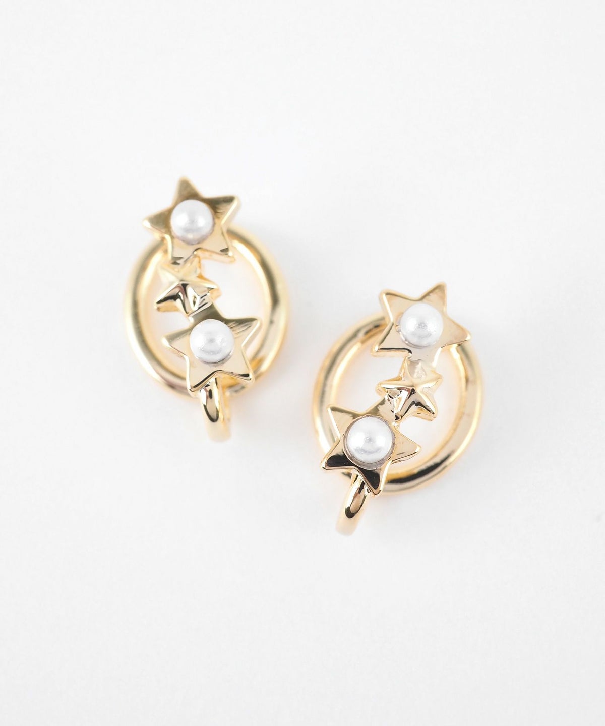 トリプルスターパールラウンドメタルイヤリング