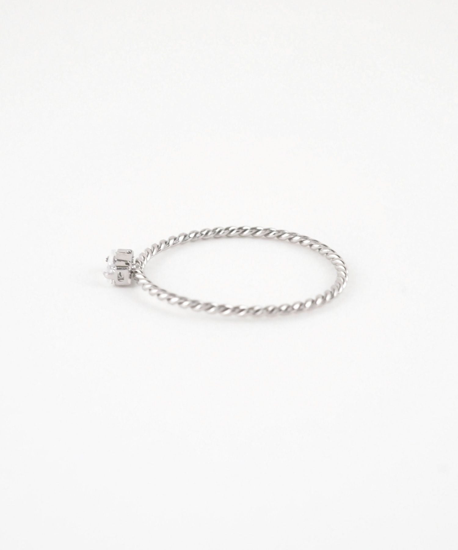 ツイストキュービックジルコニアサージカルステンレスリング