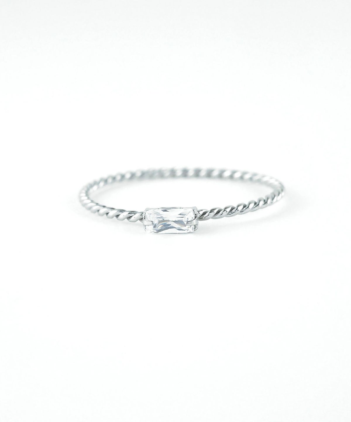 ツイストキュービックジルコニアサージカルステンレスリング