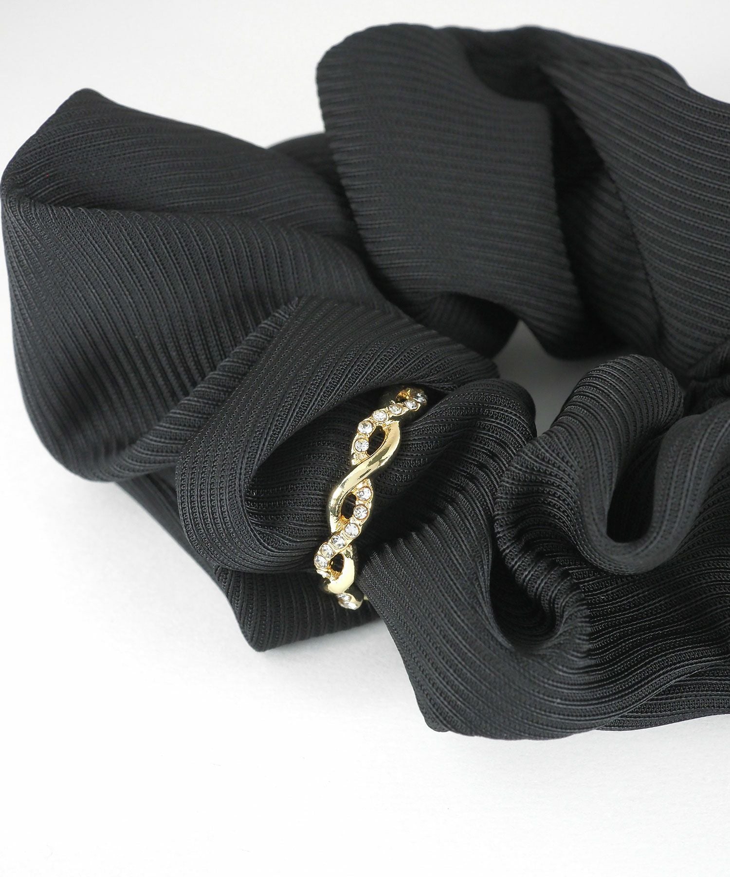 クロスビジューチャーム付きシュシュ