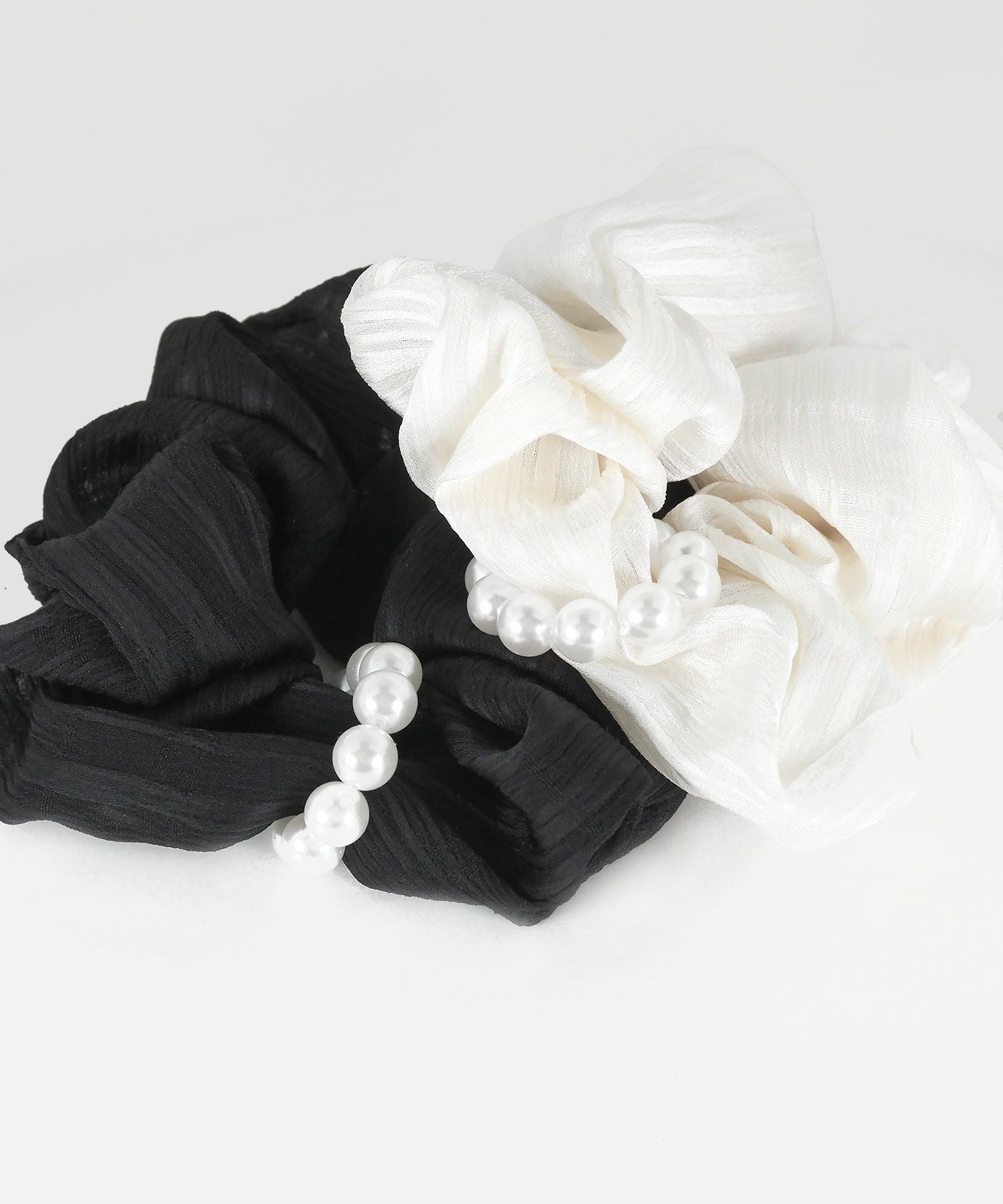 チェーンラインチャーム付きシュシュ | 【公式】MUK ONLINE SHOP｜人気