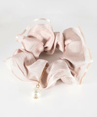 パールチャーム付きシュシュ