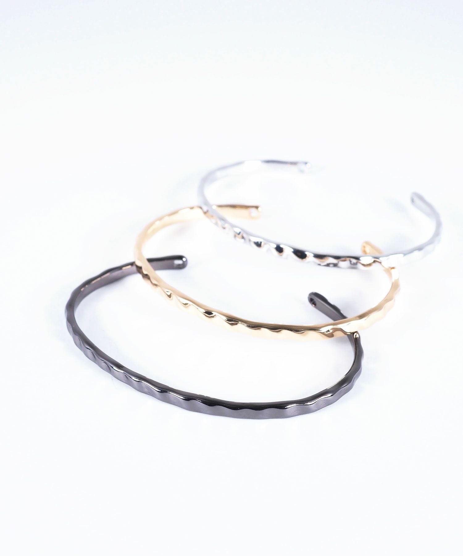 ハンマードバングル