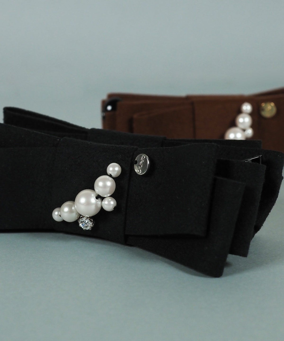 スウェードリボンパールバナナクリップ【JUNO PREMIUM】