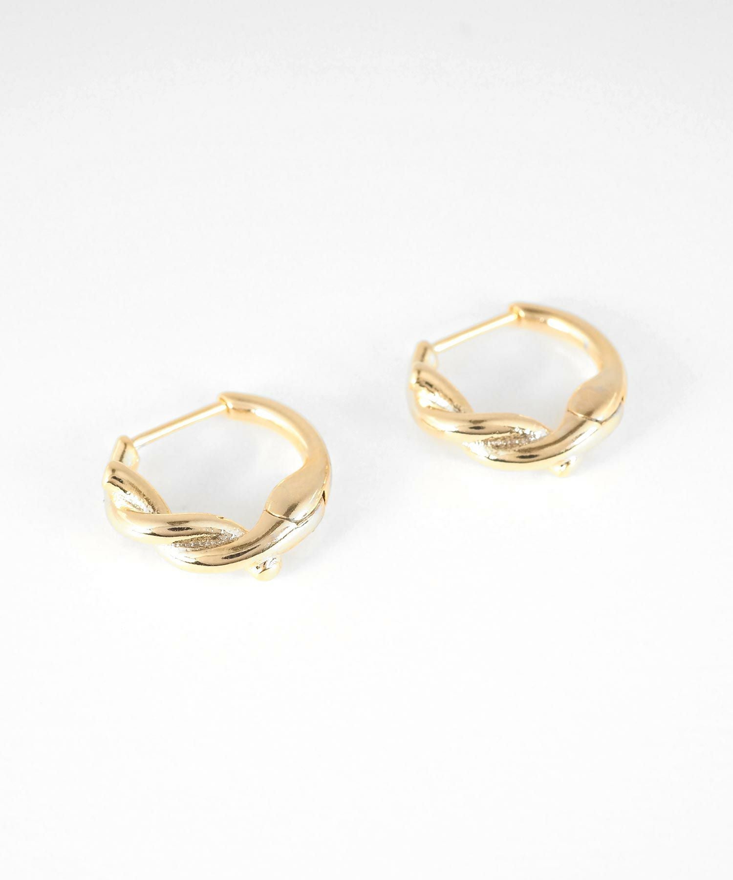 クロスループスプリングフープピアス