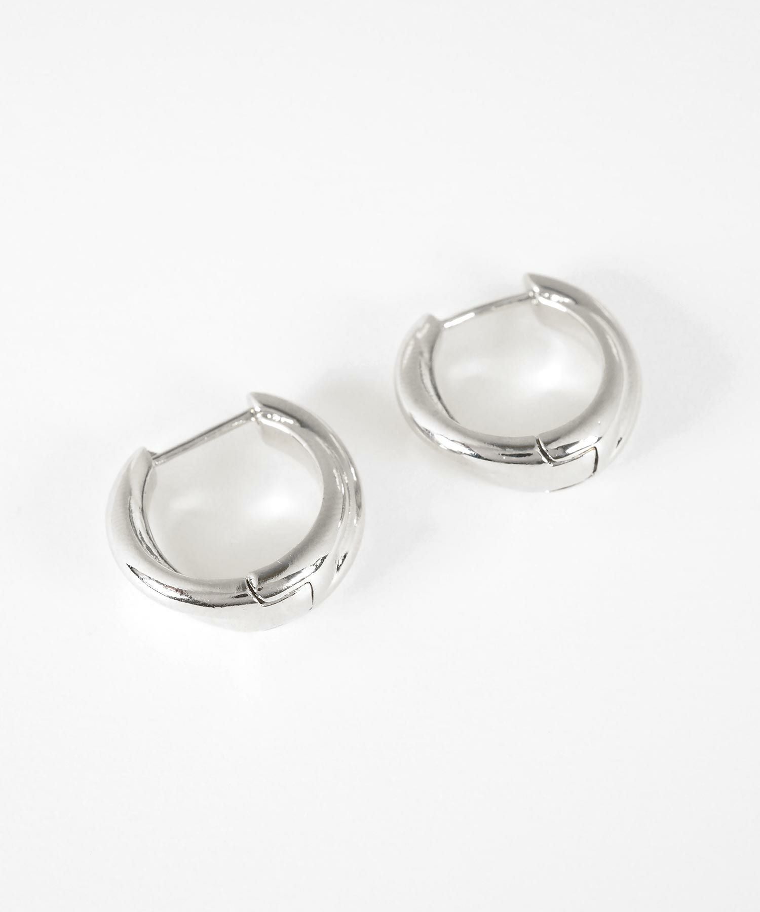 ダブルラインスプリングフープピアス