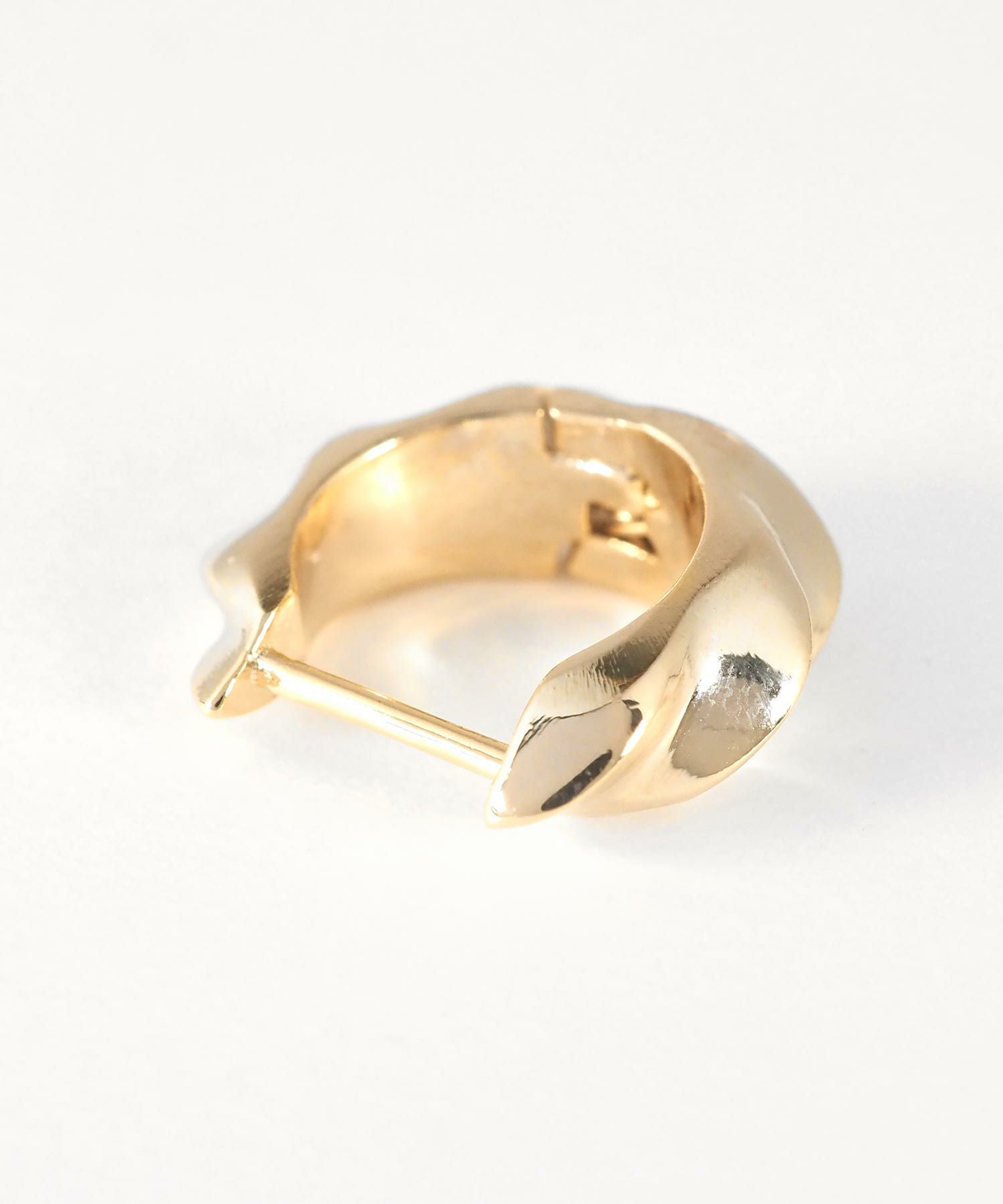 ホイップメタルスプリングフープピアス