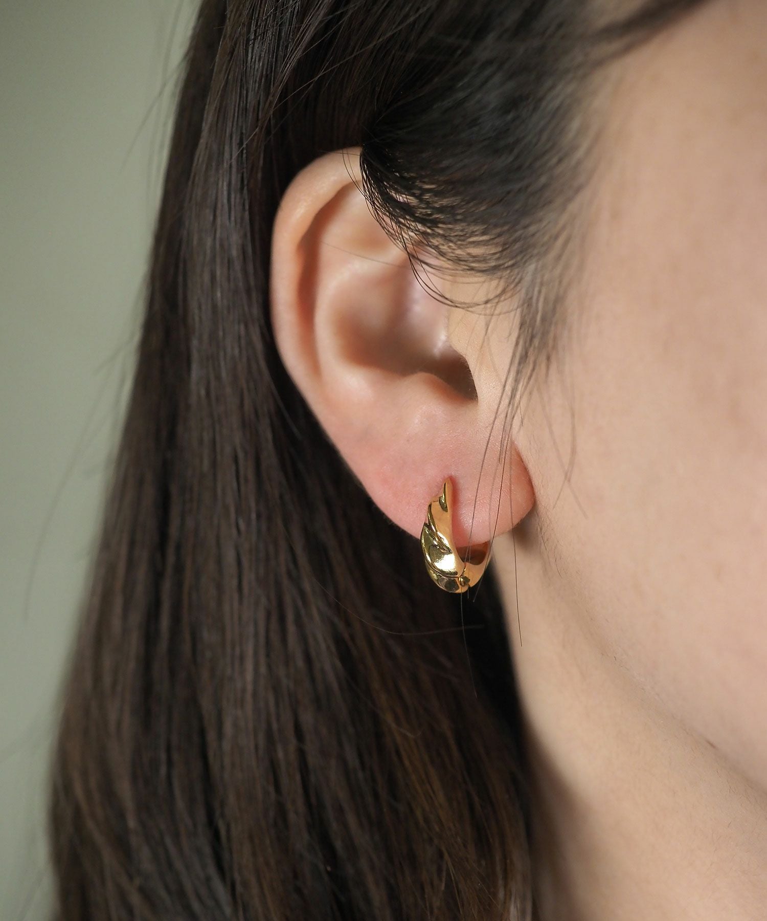 ホイップメタルスプリングフープピアス