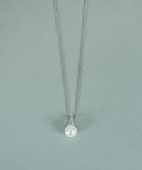 貝パールラインパヴェネックレス