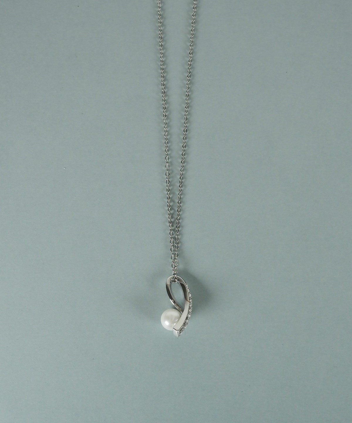 貝パールリボンラインネックレス