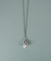 貝パールリボンラインネックレス