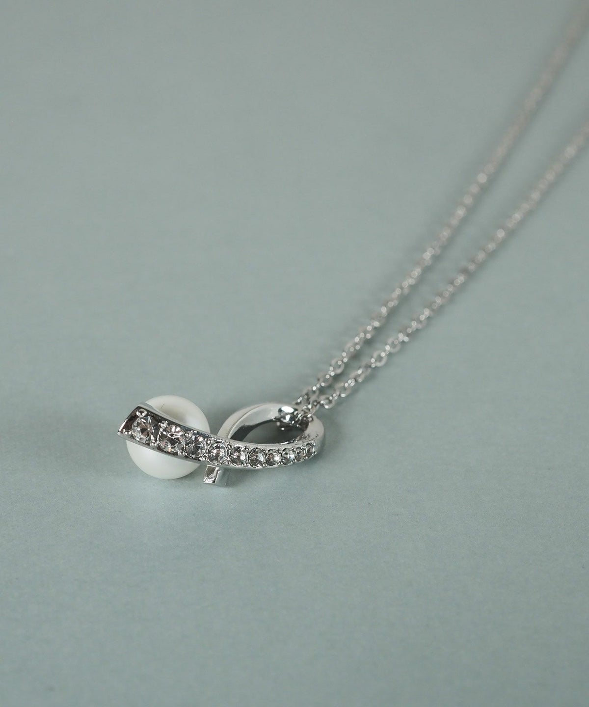 貝パールリボンラインネックレス